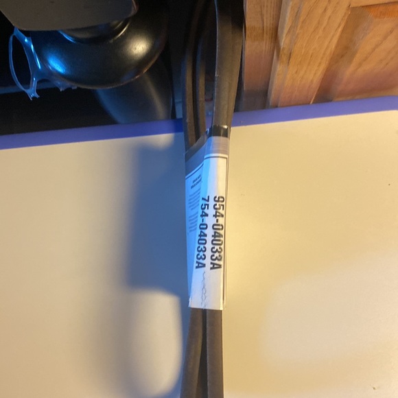 Genuine Parts Troy-Bit/ Cub Cadet 42 inch deck belt 954-04033A - Picture 3 of 4